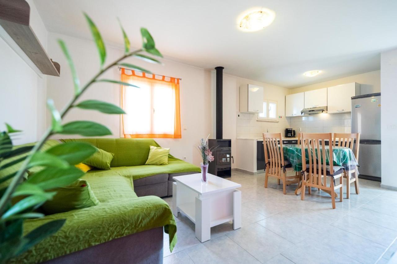 Вилла Olive'S Garden House Вела-Лука Экстерьер фото